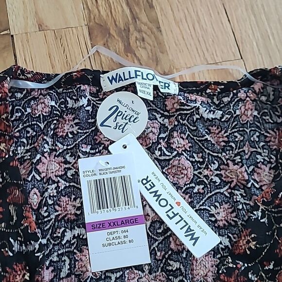 NWT Juniors' WallFlower Flutter Sleeve Dress with Belt XXL - Picture 5 of 6